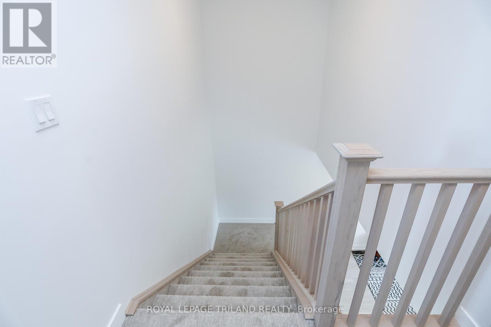 24 Harrow Lane, St. Thomas, Ontario  N5R 0P3 - Photo 33 - X12418915