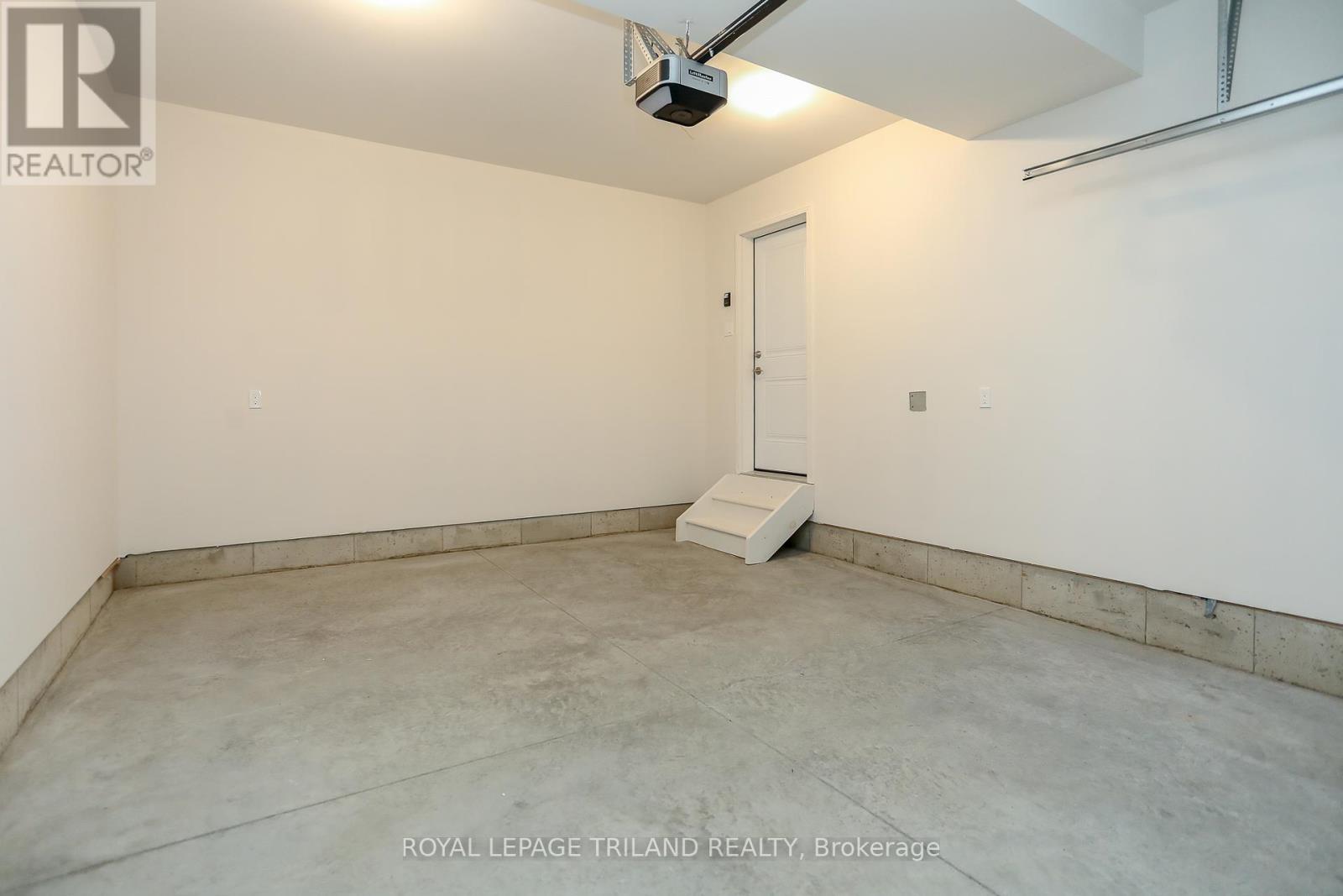 24 Harrow Lane, St. Thomas, Ontario  N5R 0P3 - Photo 39 - X12418915