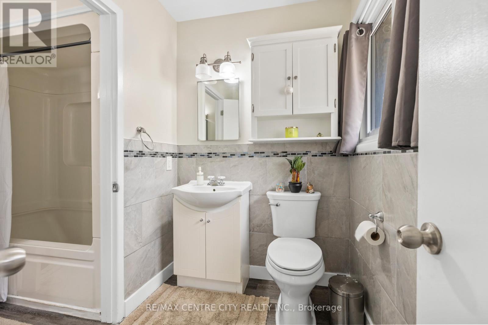 30 Tilipe Road, London East, Ontario  N5V 2X4 - Photo 10 - X12418937