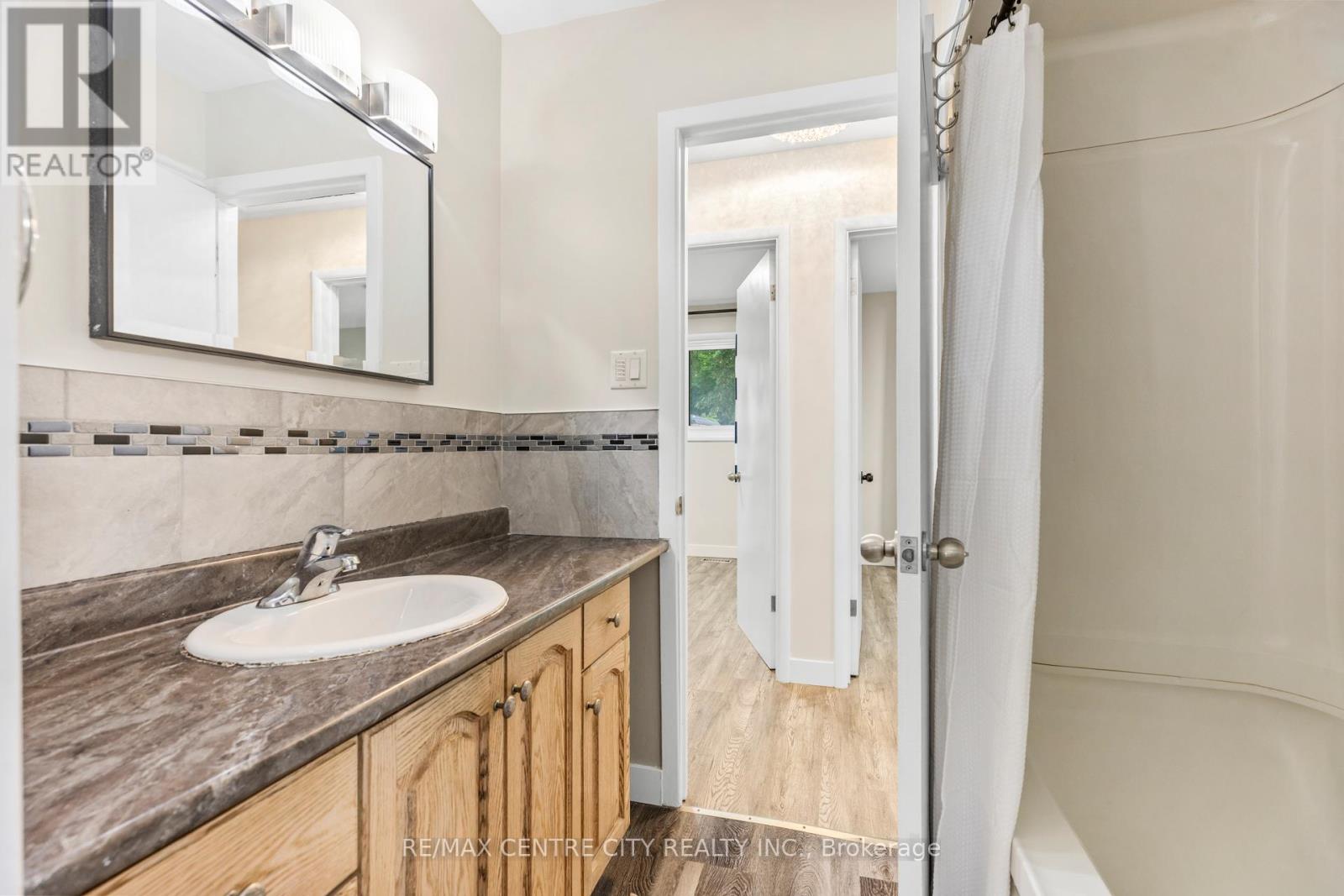30 Tilipe Road, London East, Ontario  N5V 2X4 - Photo 12 - X12418937