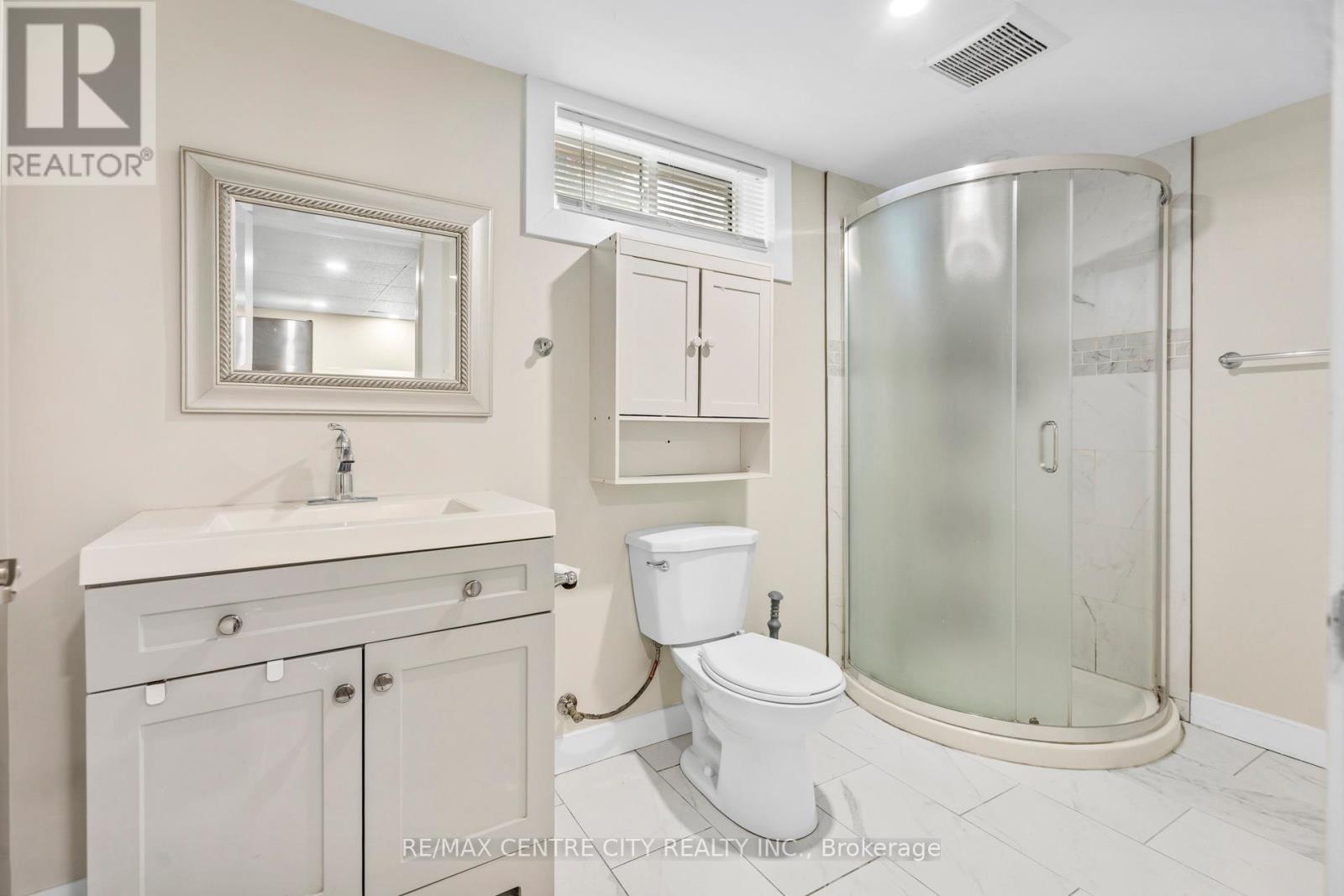 30 Tilipe Road, London East, Ontario  N5V 2X4 - Photo 18 - X12418937