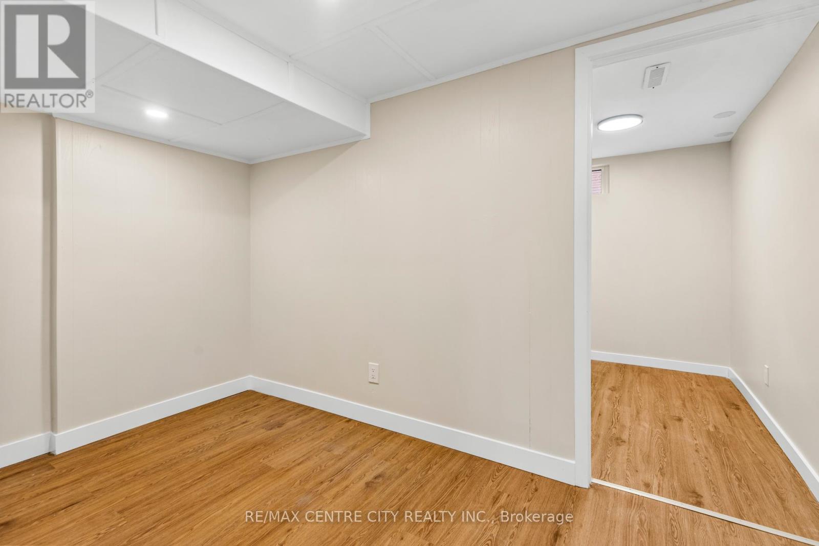 30 Tilipe Road, London East, Ontario  N5V 2X4 - Photo 21 - X12418937