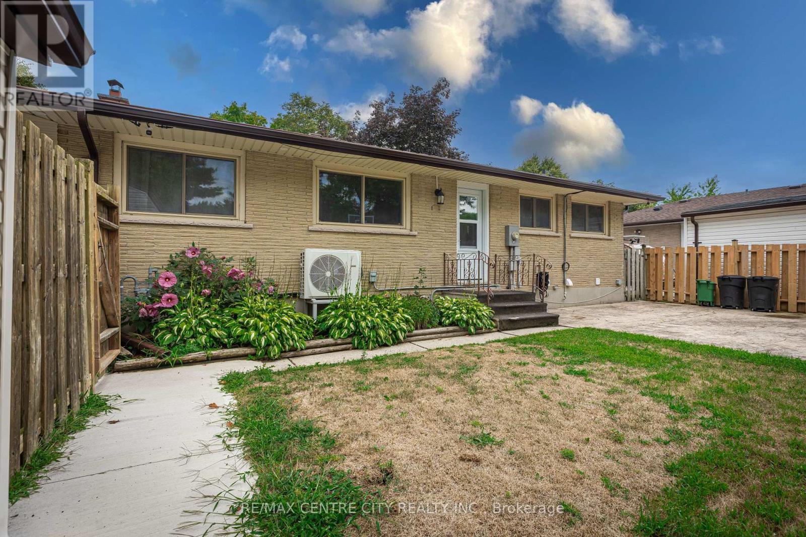 30 Tilipe Road, London East, Ontario  N5V 2X4 - Photo 26 - X12418937