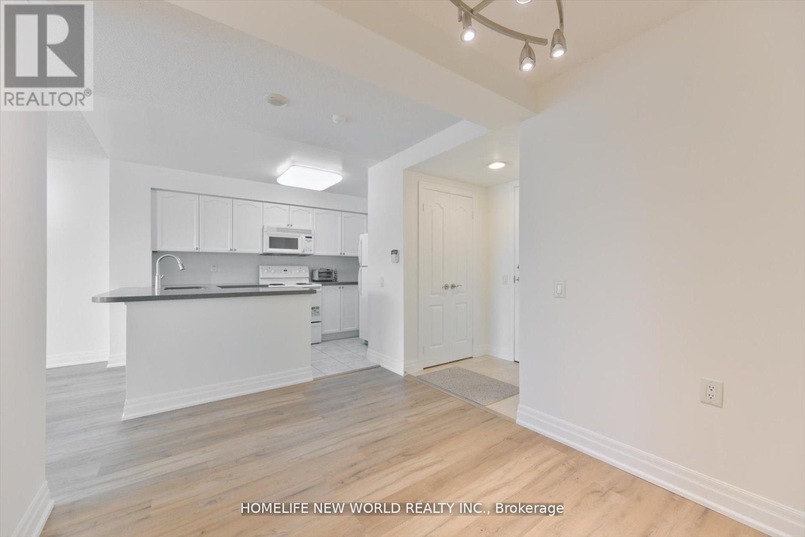 607 - 21 Hillcrest Avenue, Toronto, Ontario  M2N 7K2 - Photo 3 - C12418723