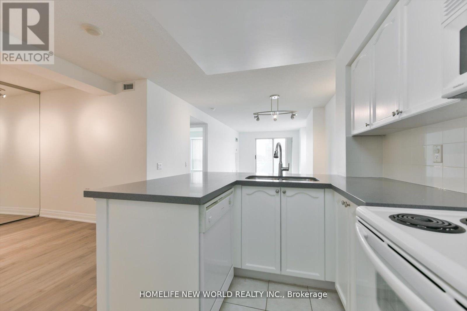 607 - 21 Hillcrest Avenue, Toronto, Ontario  M2N 7K2 - Photo 6 - C12418723