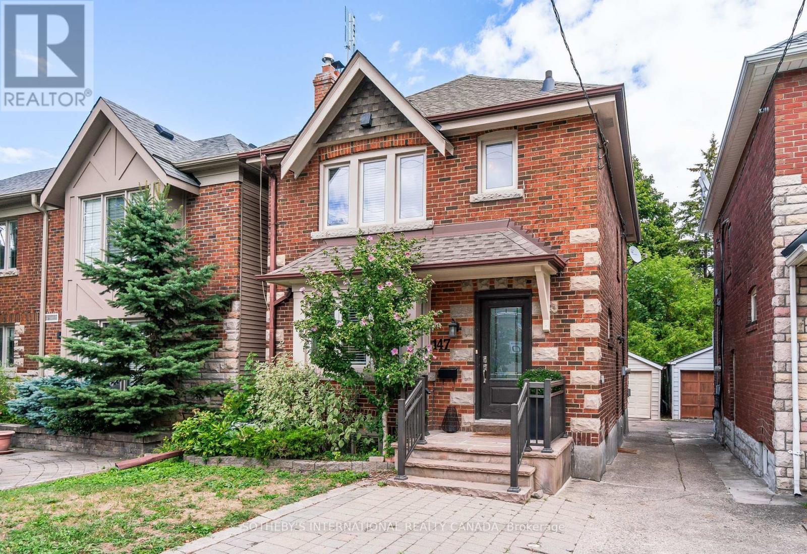 147 RUMSEY ROAD, Toronto, Ontario