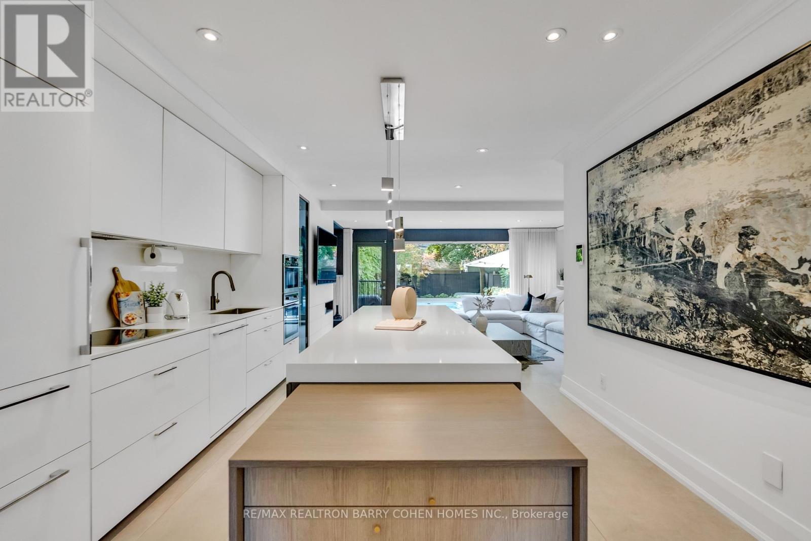 18 Astley Avenue, Toronto (Rosedale-Moore Park), Ontario  M4W 3B4 - Photo 11 - C12418736