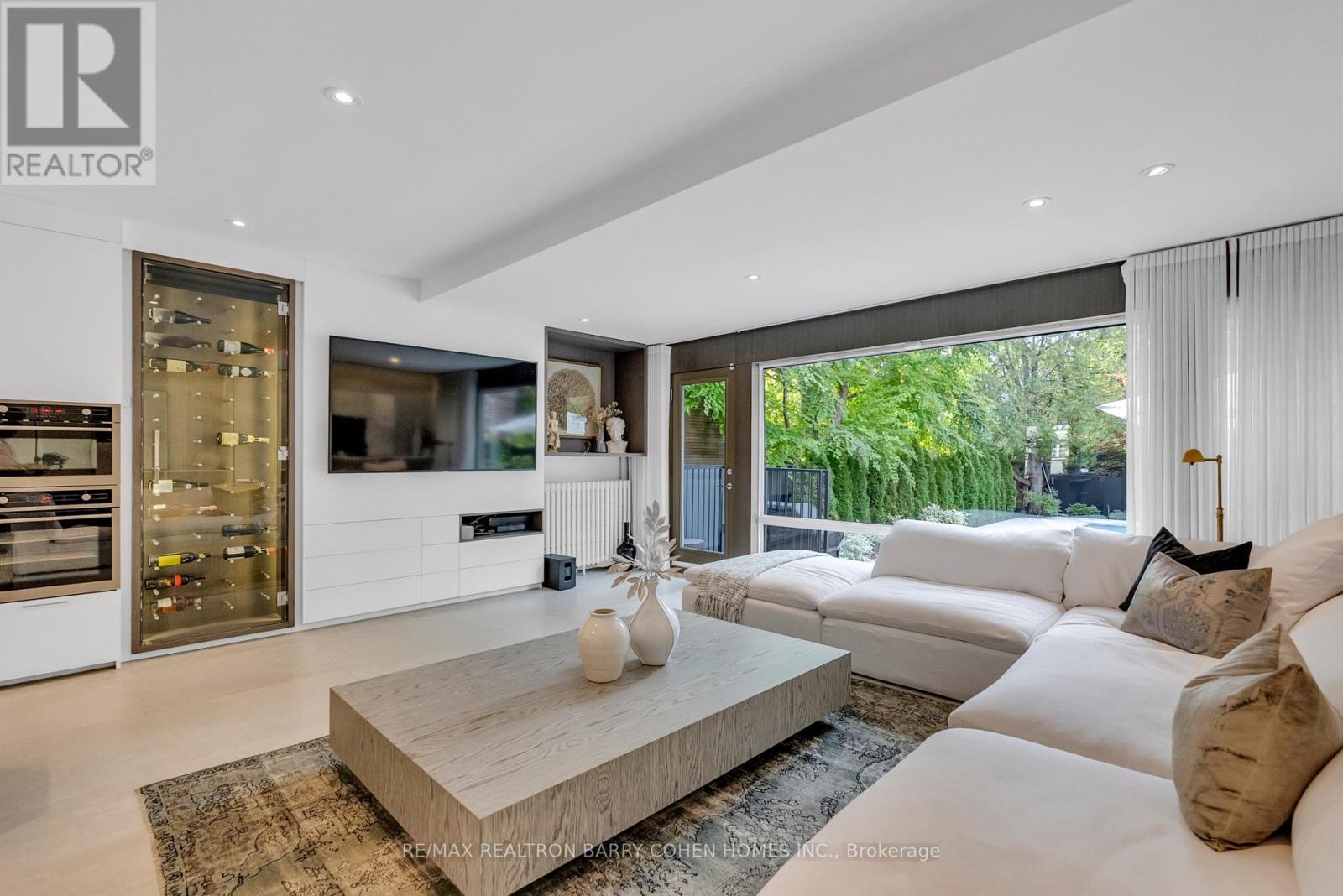 18 Astley Avenue, Toronto (Rosedale-Moore Park), Ontario  M4W 3B4 - Photo 17 - C12418736