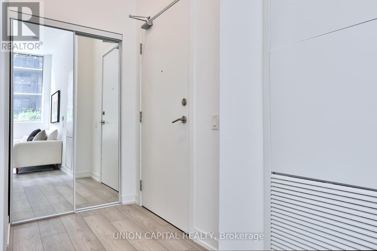 501 - 82 Dalhousie Street, Toronto, Ontario  M5B 0C5 - Photo 2 - C12418764