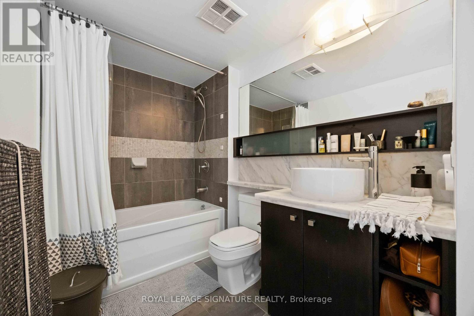 4502 - 11 Brunel Court, Toronto, Ontario  M5V 3Y3 - Photo 8 - C12418774