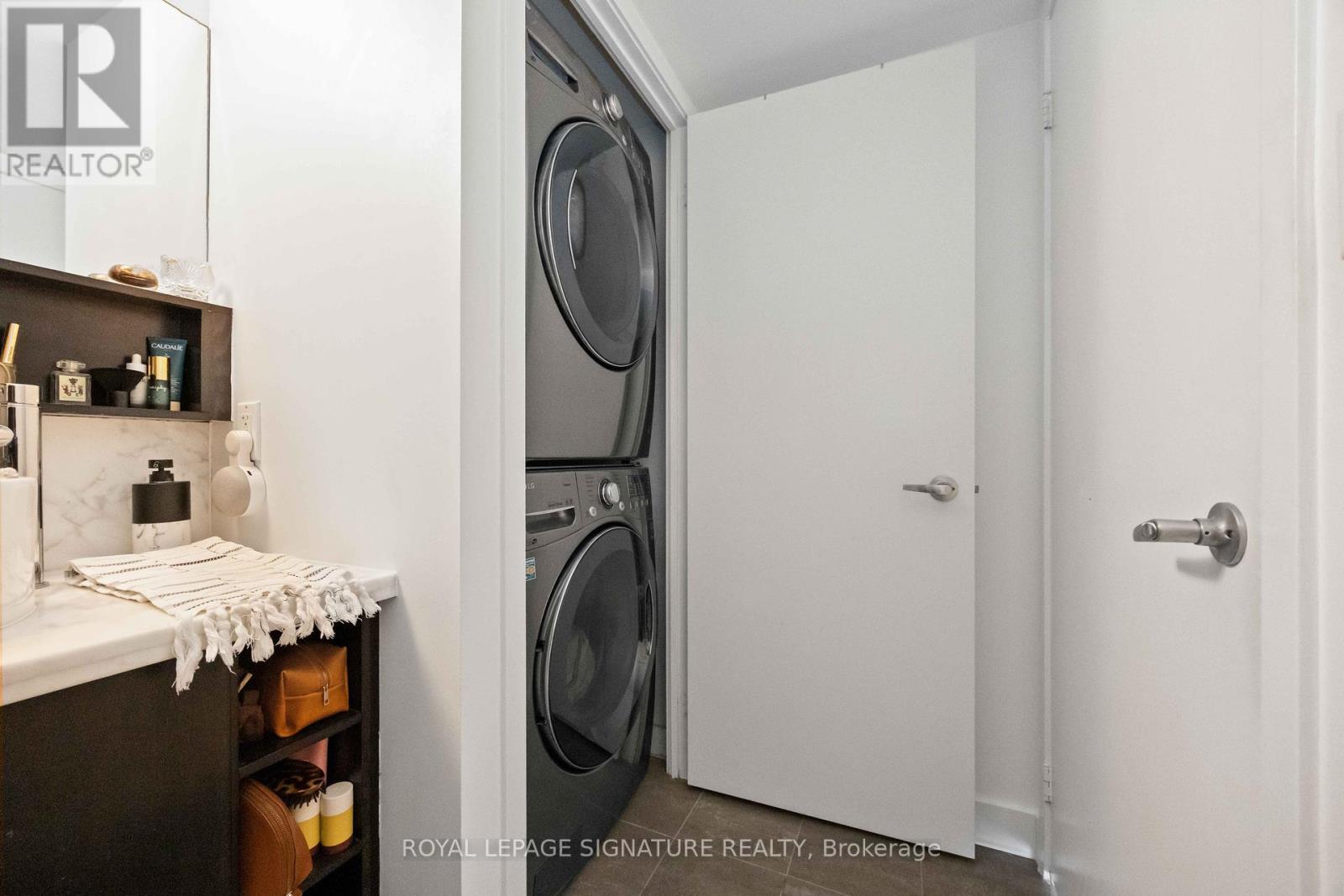 4502 - 11 Brunel Court, Toronto, Ontario  M5V 3Y3 - Photo 9 - C12418774