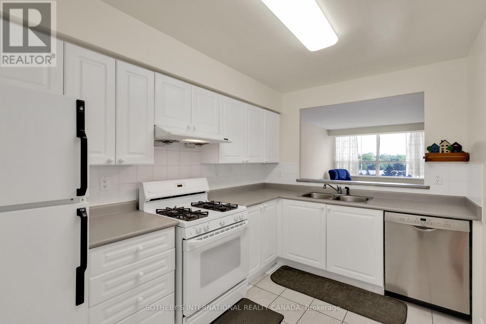 610 - 265 Ridley Boulevard, Toronto, Ontario  M5M 4N8 - Photo 7 - C12418814