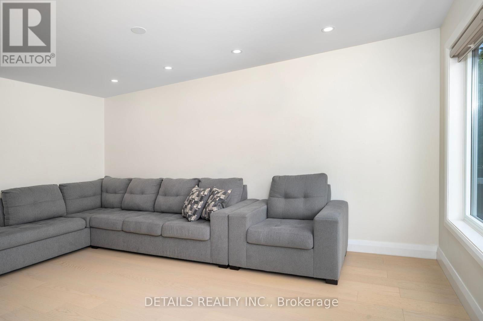 732 Carmella Crescent, Ottawa, Ontario  K4A 4V8 - Photo 16 - X12418912