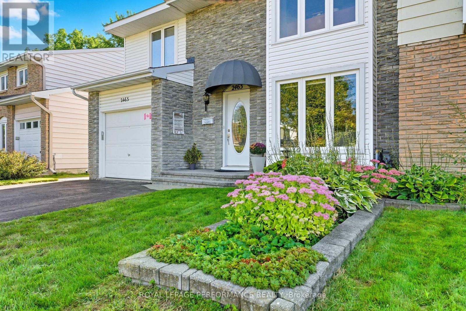 2463 Orient Park Drive, Ottawa, Ontario  K1B 4N2 - Photo 4 - X12418941