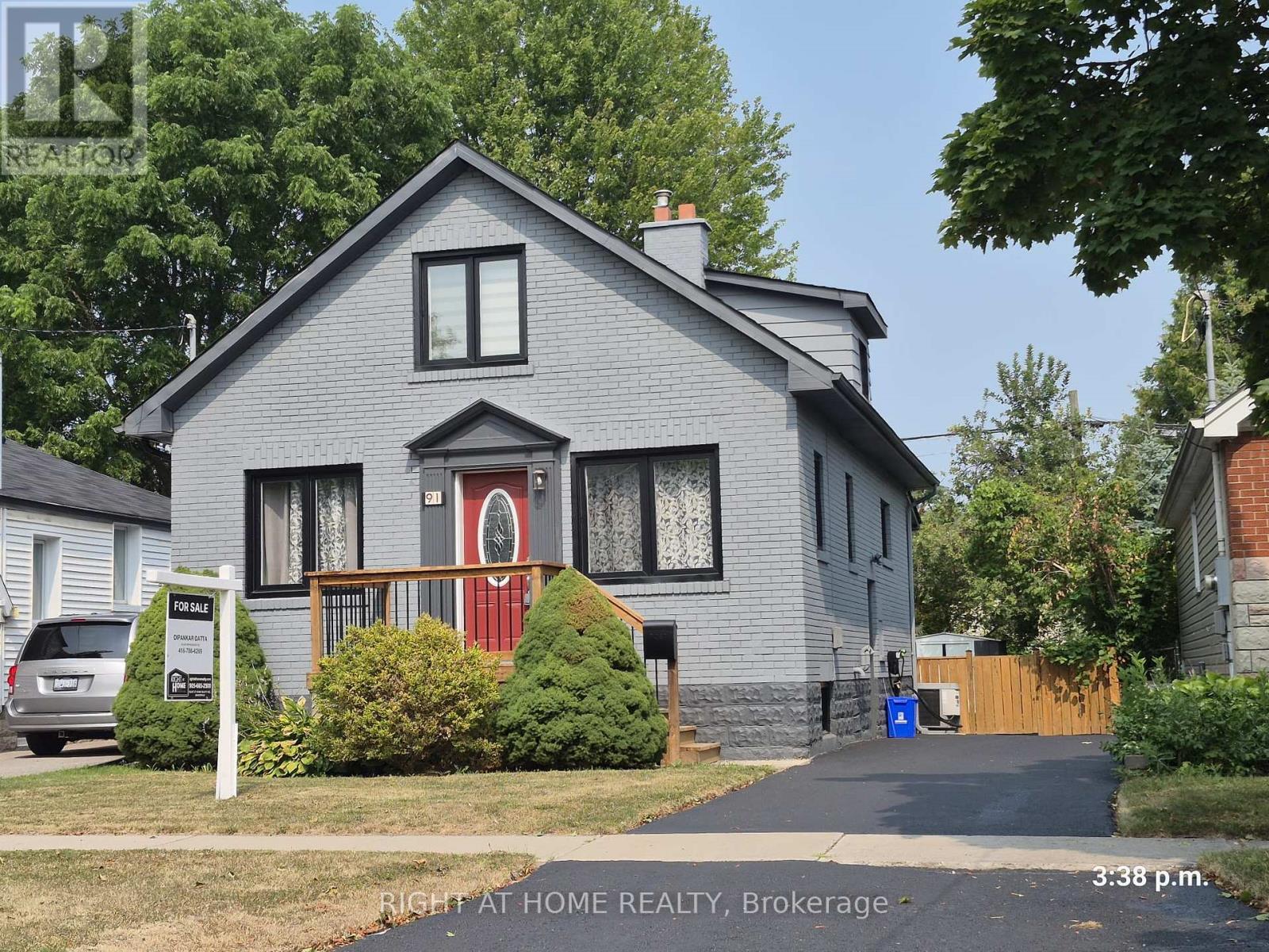 91 Patricia Avenue, Oshawa, Ontario  L1G 5X7 - Photo 1 - E12418725