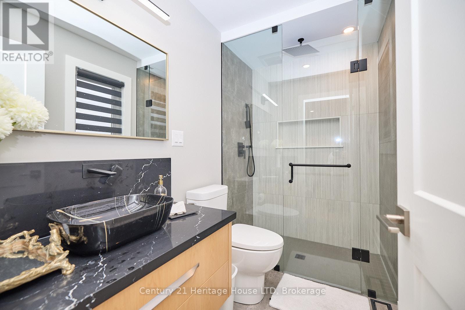 16 Corbin Street, St. Catharines, Ontario  L2P 0E8 - Photo 16 - X12418885