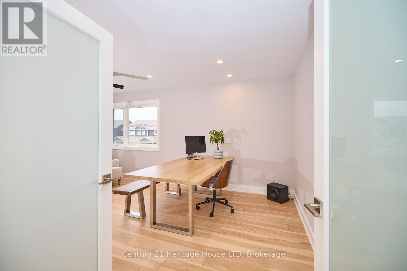 16 Corbin Street, St. Catharines, Ontario  L2P 0E8 - Photo 17 - X12418885