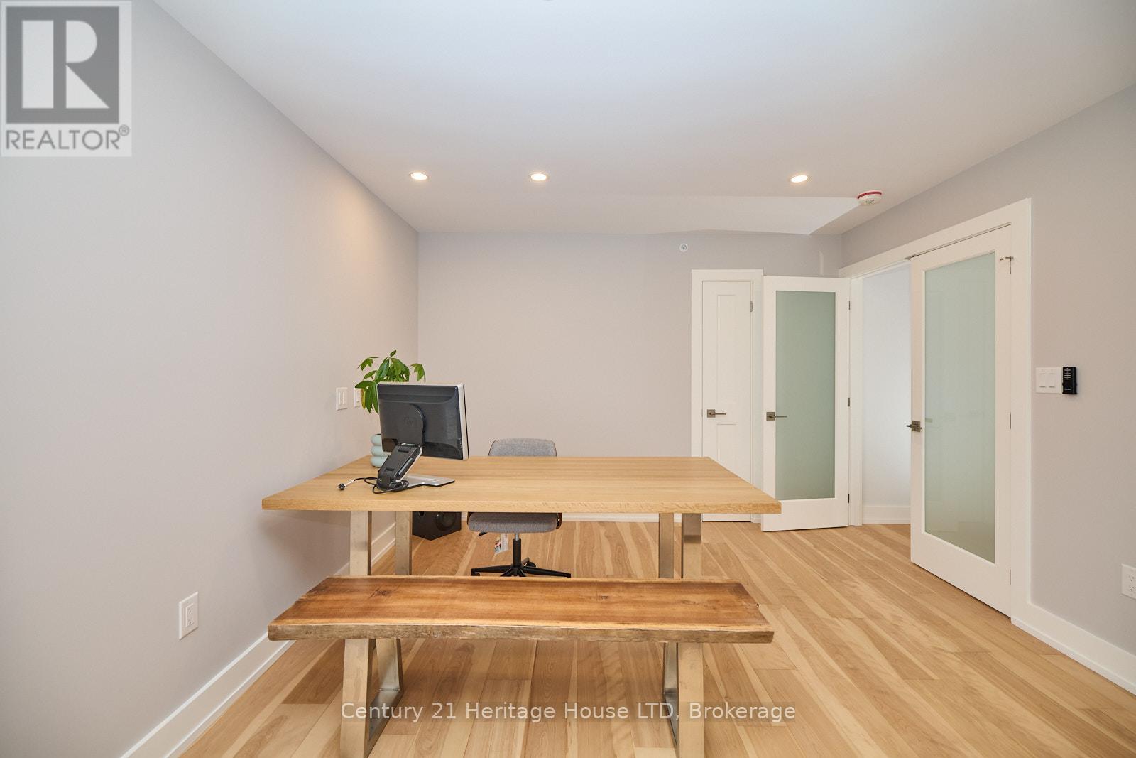 16 Corbin Street, St. Catharines, Ontario  L2P 0E8 - Photo 19 - X12418885