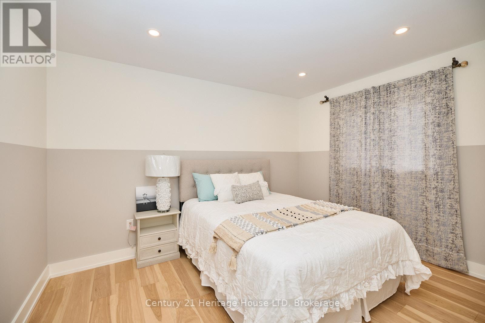 16 Corbin Street, St. Catharines, Ontario  L2P 0E8 - Photo 20 - X12418885