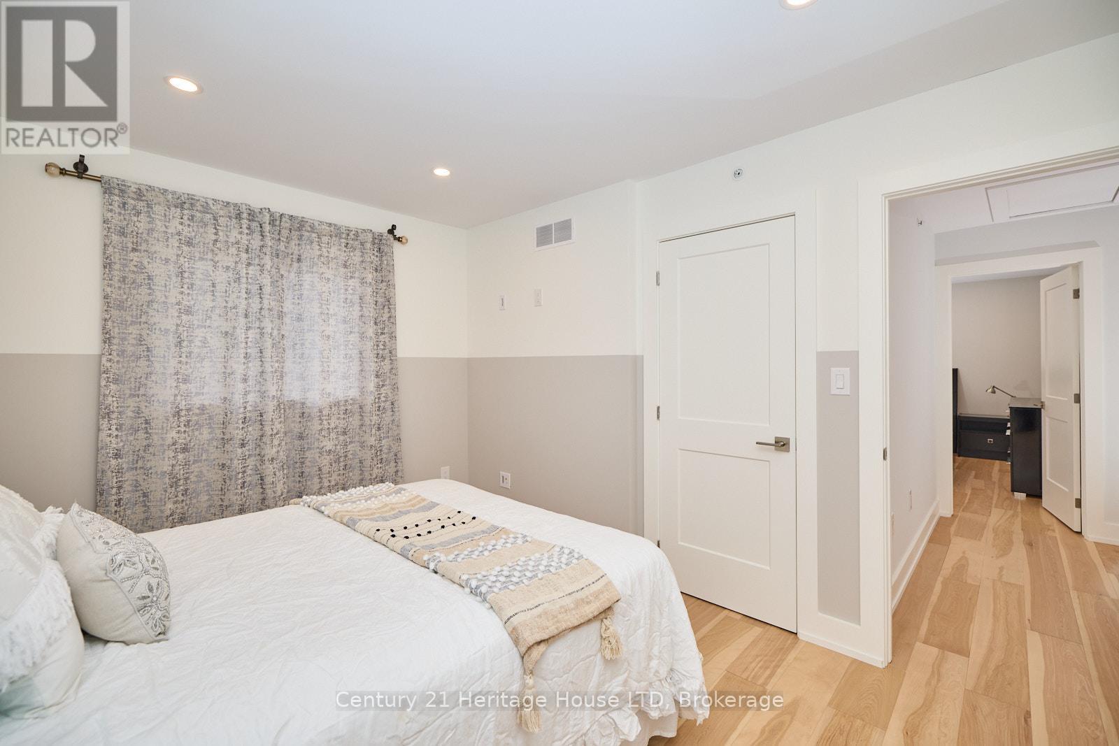 16 Corbin Street, St. Catharines, Ontario  L2P 0E8 - Photo 21 - X12418885