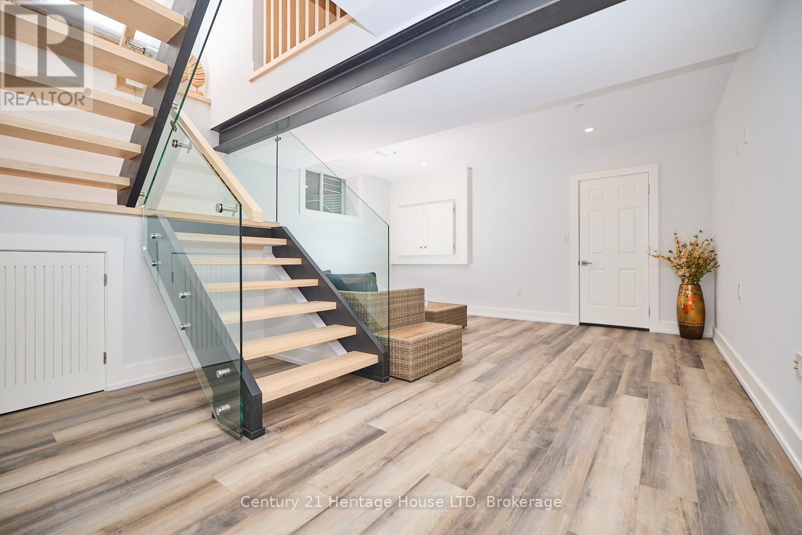 16 Corbin Street, St. Catharines, Ontario  L2P 0E8 - Photo 26 - X12418885