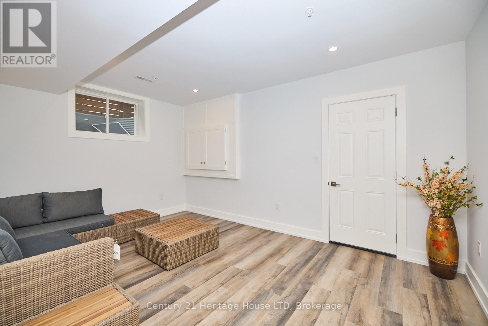 16 Corbin Street, St. Catharines, Ontario  L2P 0E8 - Photo 27 - X12418885