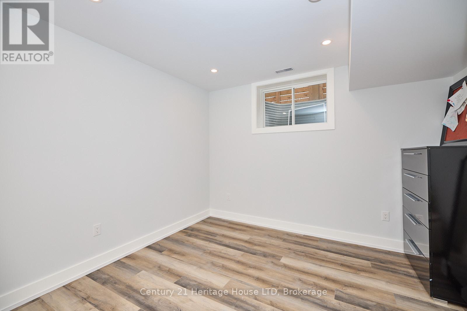 16 Corbin Street, St. Catharines, Ontario  L2P 0E8 - Photo 30 - X12418885
