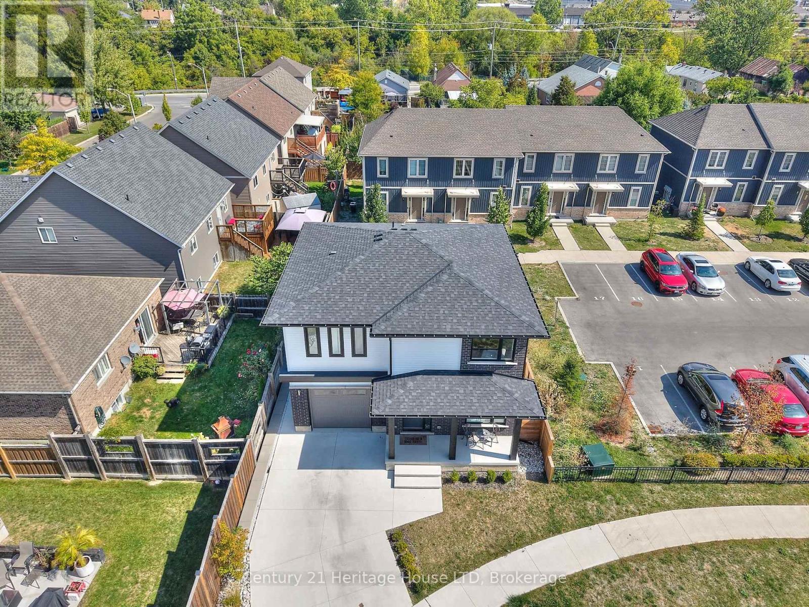 16 Corbin Street, St. Catharines, Ontario  L2P 0E8 - Photo 35 - X12418885