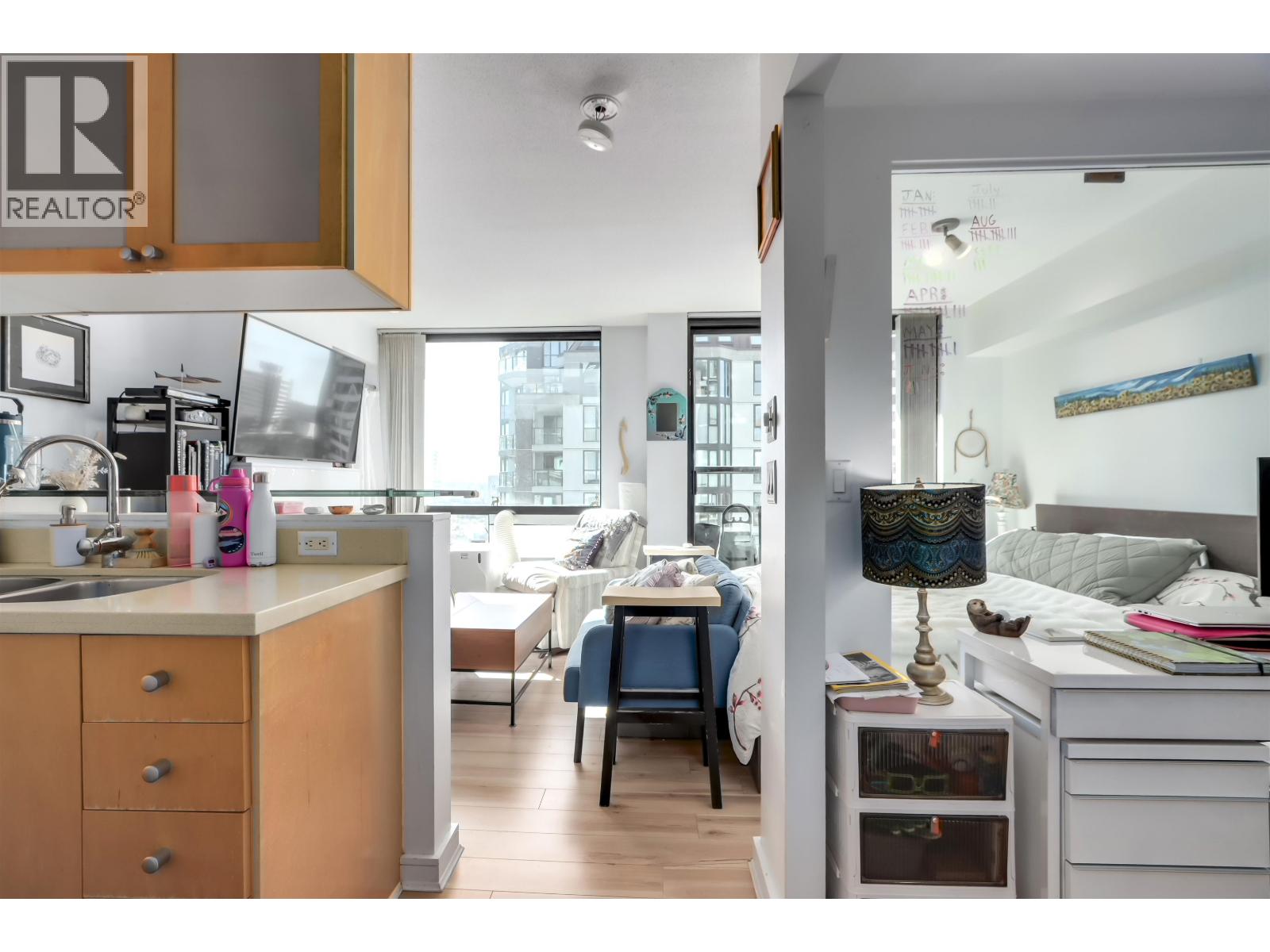 1406 1003 Burnaby Street, Vancouver, British Columbia  V6E 4R7 - Photo 3 - R3050400