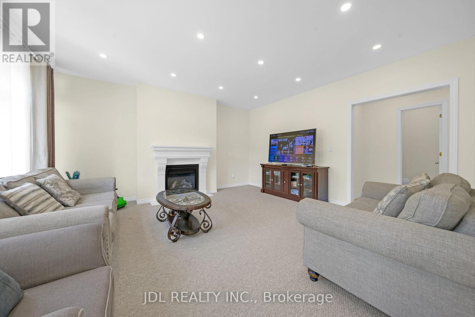 12 Prunella Crescent, East Gwillimbury, Ontario  L9N 0S7 - Photo 15 - N12418800