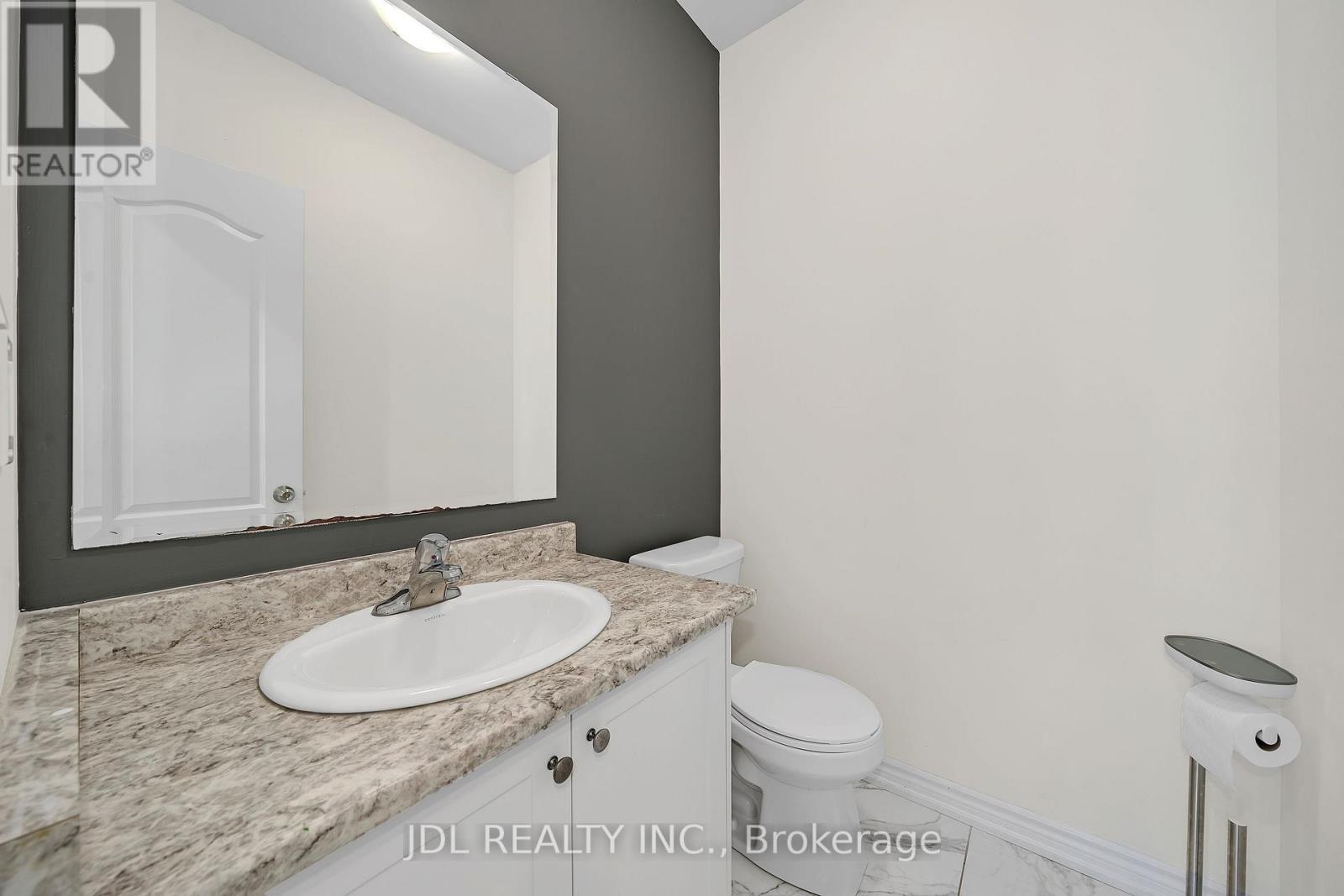 12 Prunella Crescent, East Gwillimbury, Ontario  L9N 0S7 - Photo 19 - N12418800