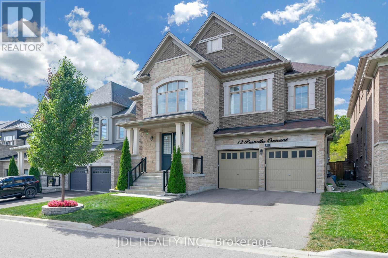12 Prunella Crescent, East Gwillimbury, Ontario  L9N 0S7 - Photo 2 - N12418800