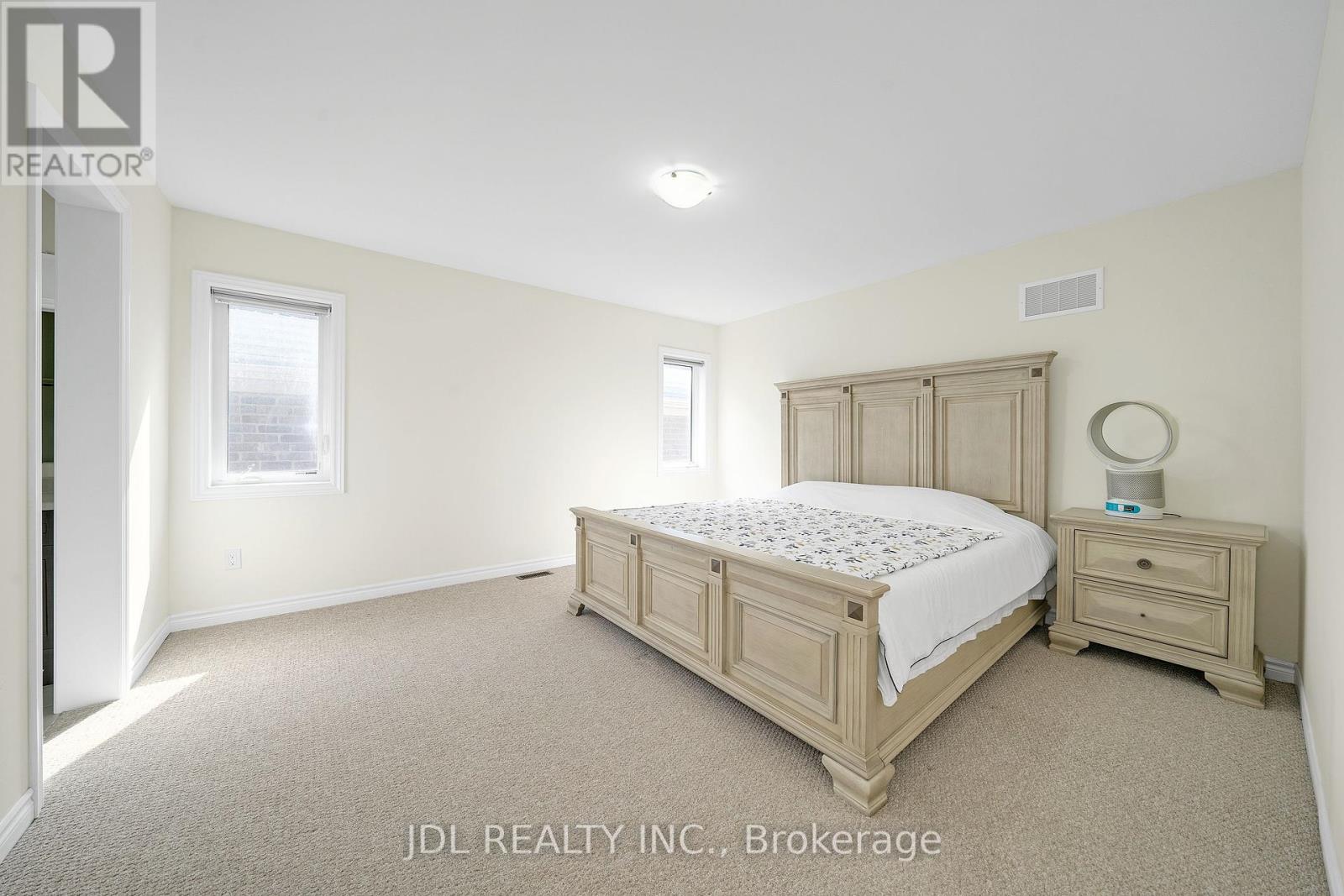 12 Prunella Crescent, East Gwillimbury, Ontario  L9N 0S7 - Photo 29 - N12418800