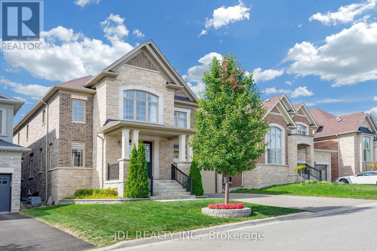 12 Prunella Crescent, East Gwillimbury, Ontario  L9N 0S7 - Photo 3 - N12418800