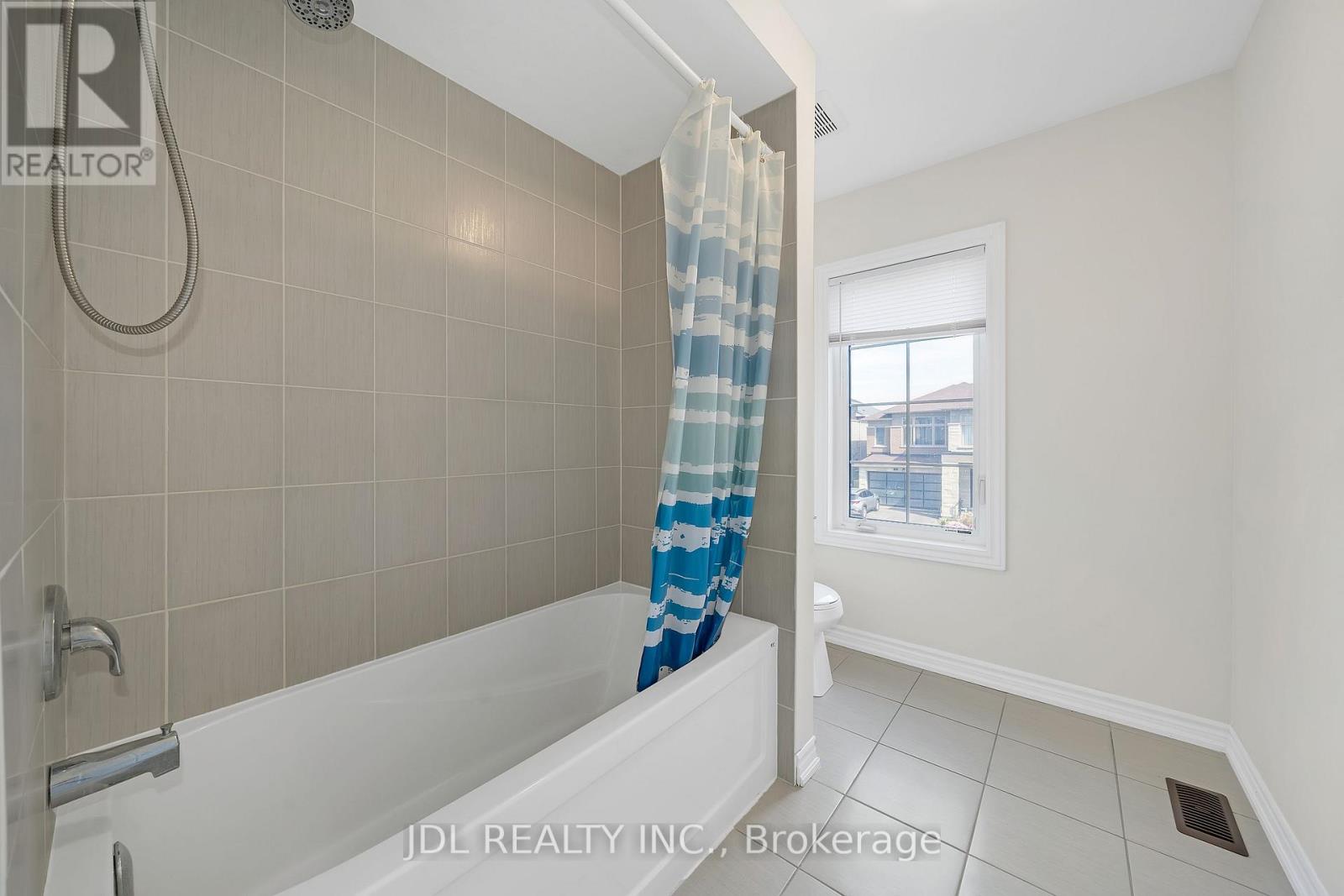 12 Prunella Crescent, East Gwillimbury, Ontario  L9N 0S7 - Photo 41 - N12418800