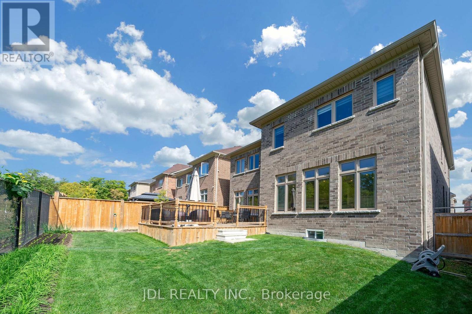 12 Prunella Crescent, East Gwillimbury, Ontario  L9N 0S7 - Photo 46 - N12418800