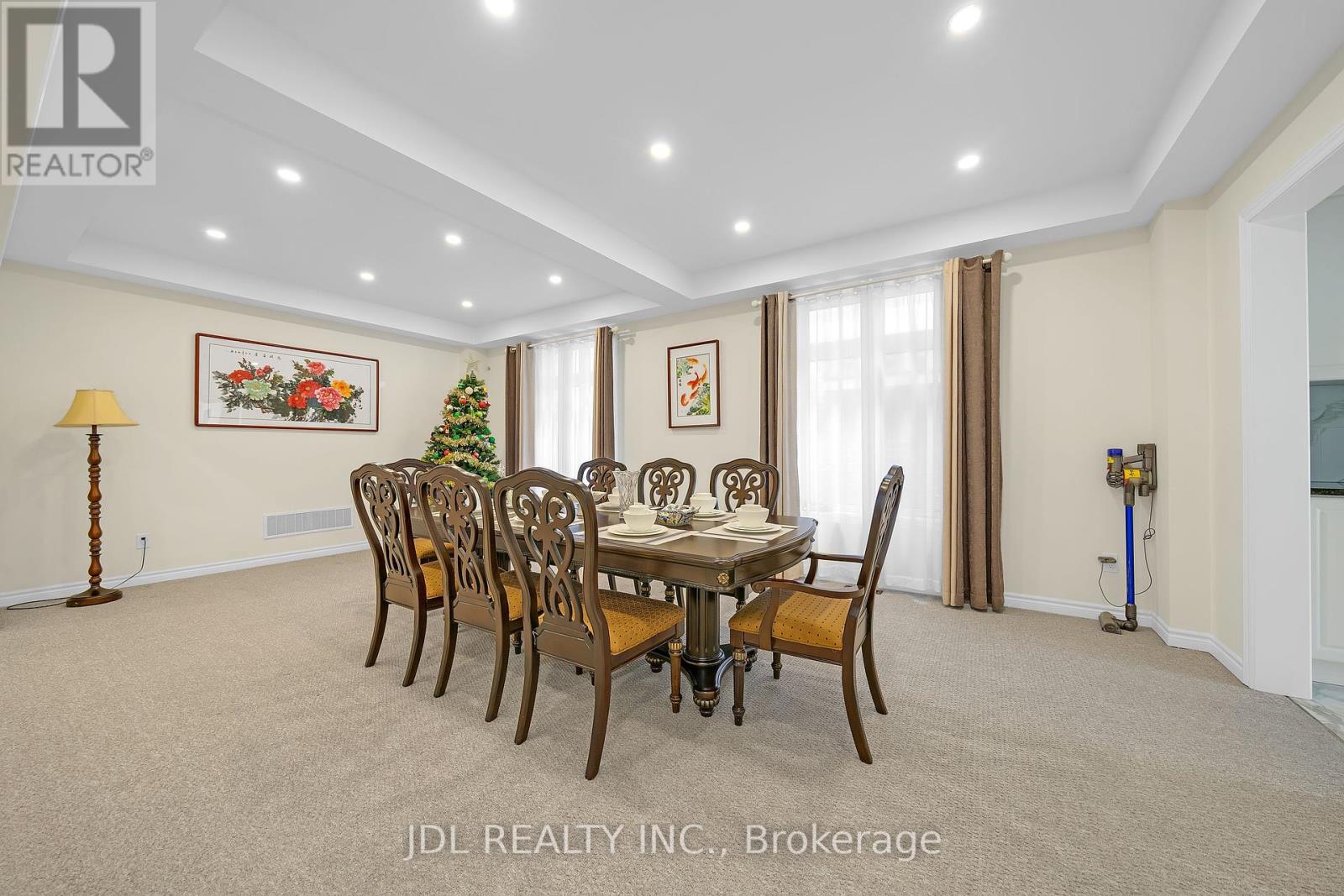 12 Prunella Crescent, East Gwillimbury, Ontario  L9N 0S7 - Photo 9 - N12418800