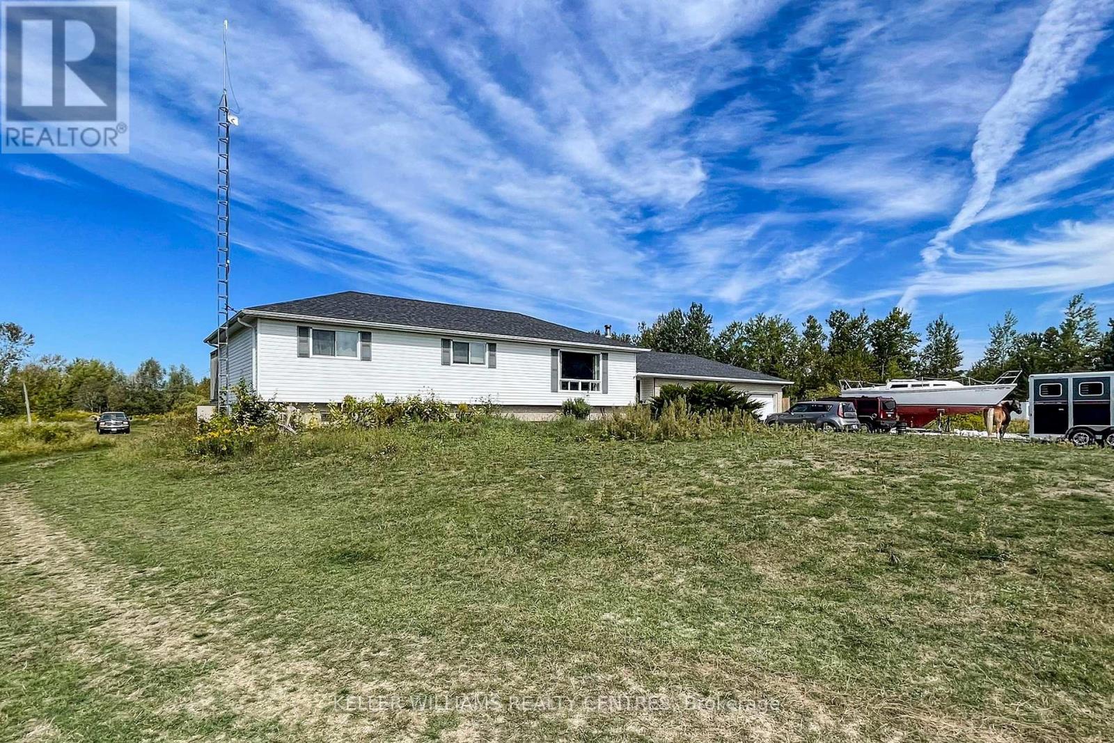 6268 Frog Street, Georgina, Ontario  L0E 1N0 - Photo 4 - N12418802