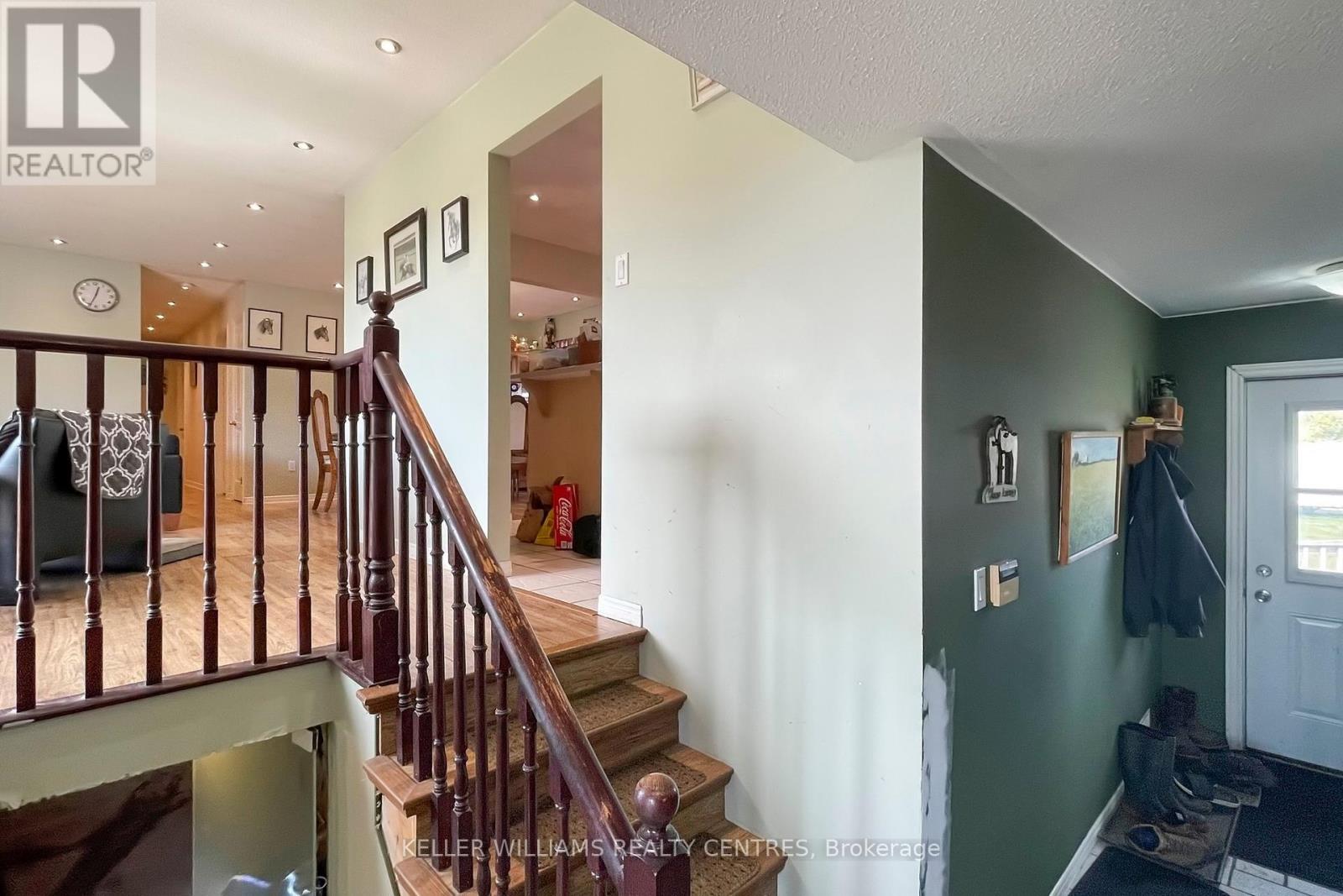 6268 Frog Street, Georgina, Ontario  L0E 1N0 - Photo 6 - N12418802