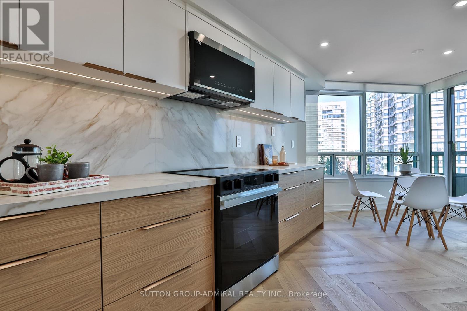 610 - 7250 Yonge Street, Vaughan, Ontario  L4J 7X1 - Photo 12 - N12418817