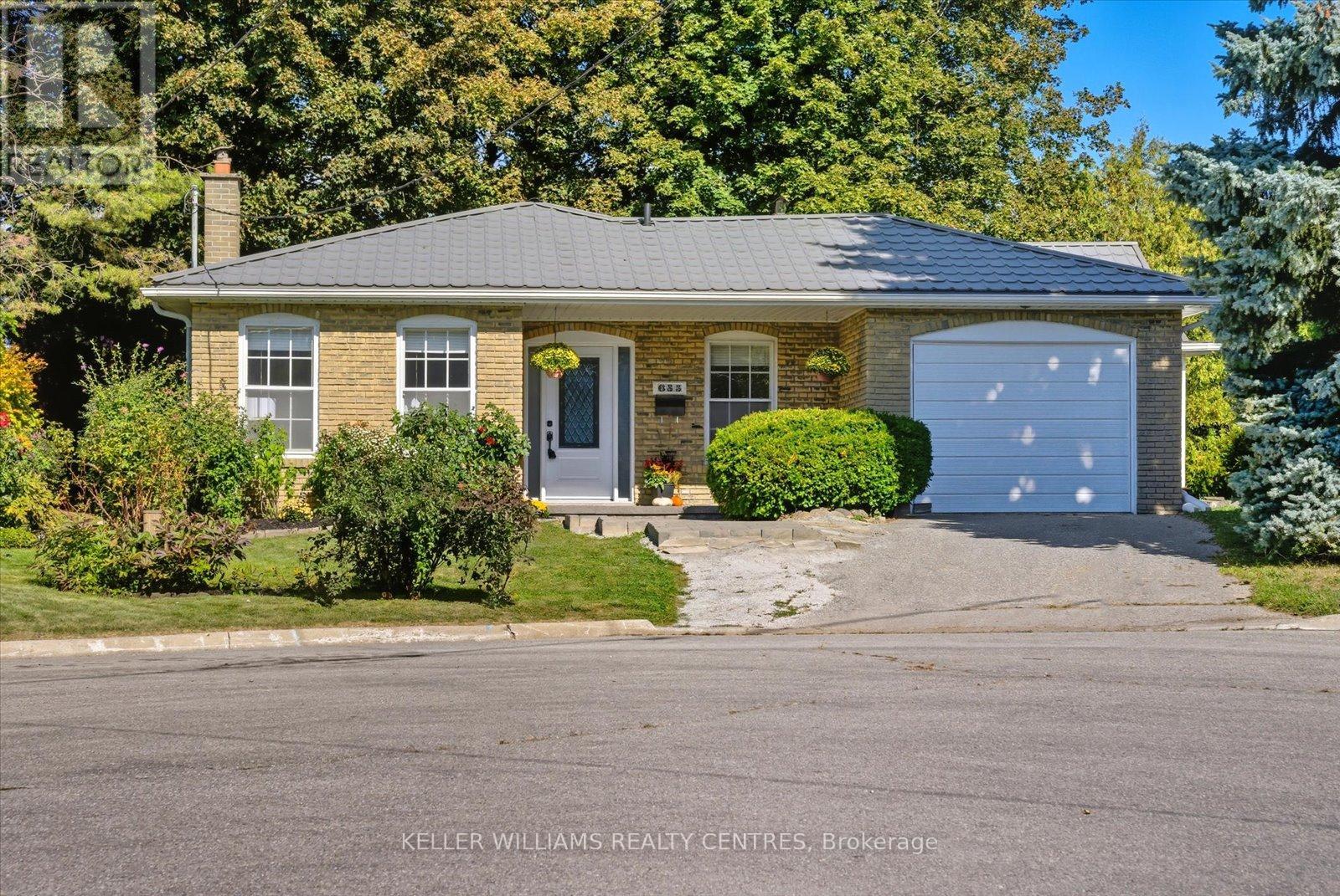 655 PARK COURT, Newmarket, Ontario