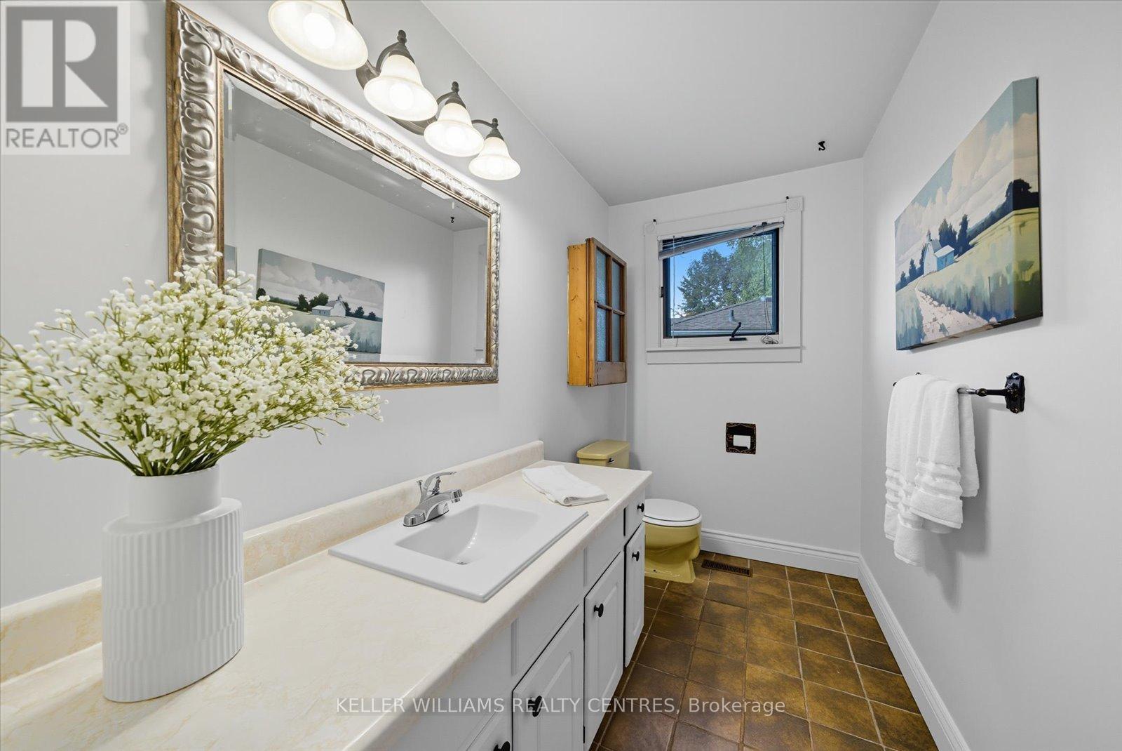 655 Park Court, Newmarket, Ontario  L3Y 3N5 - Photo 22 - N12418864