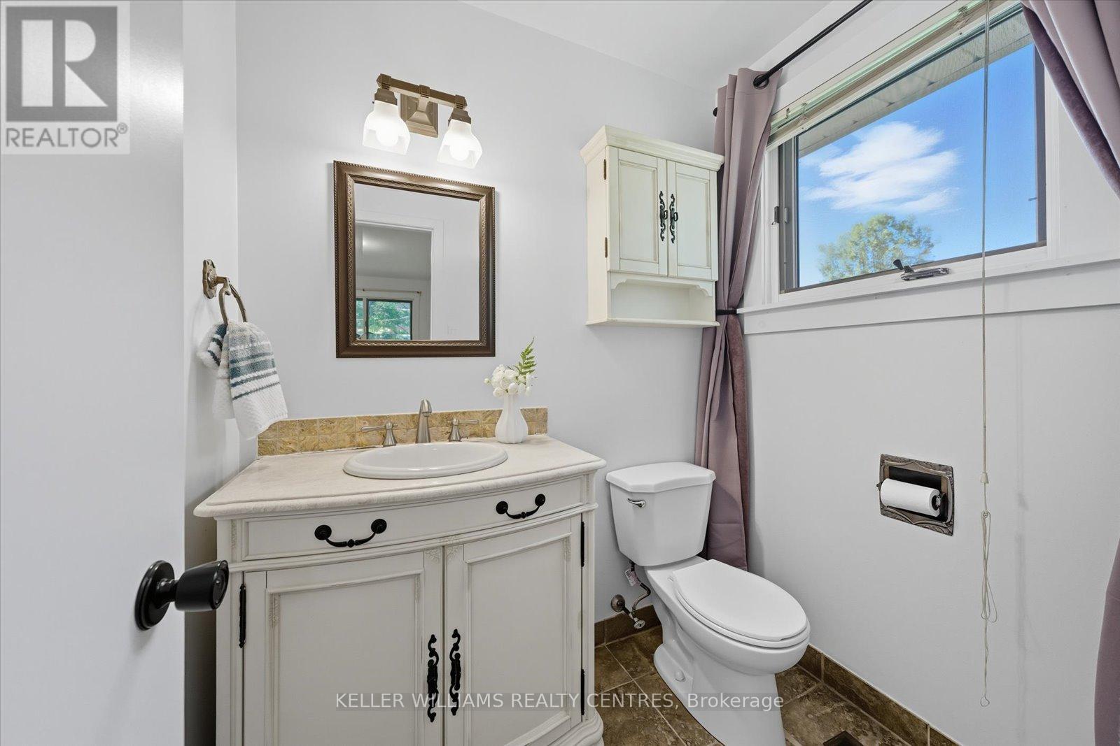 655 Park Court, Newmarket, Ontario  L3Y 3N5 - Photo 27 - N12418864