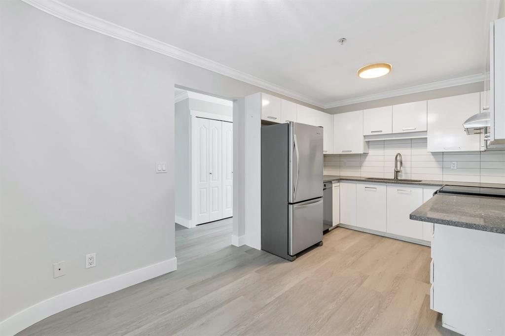 310 14965 Marine Drive, White Rock, British Columbia  V4B 1C3 - Photo 10 - R3050437