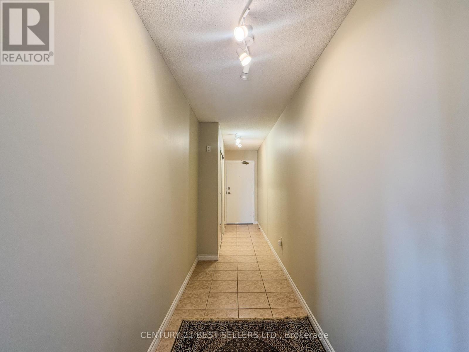1803 - 3650 Kaneff Crescent, Mississauga, Ontario  L5A 4A1 - Photo 3 - W12416499