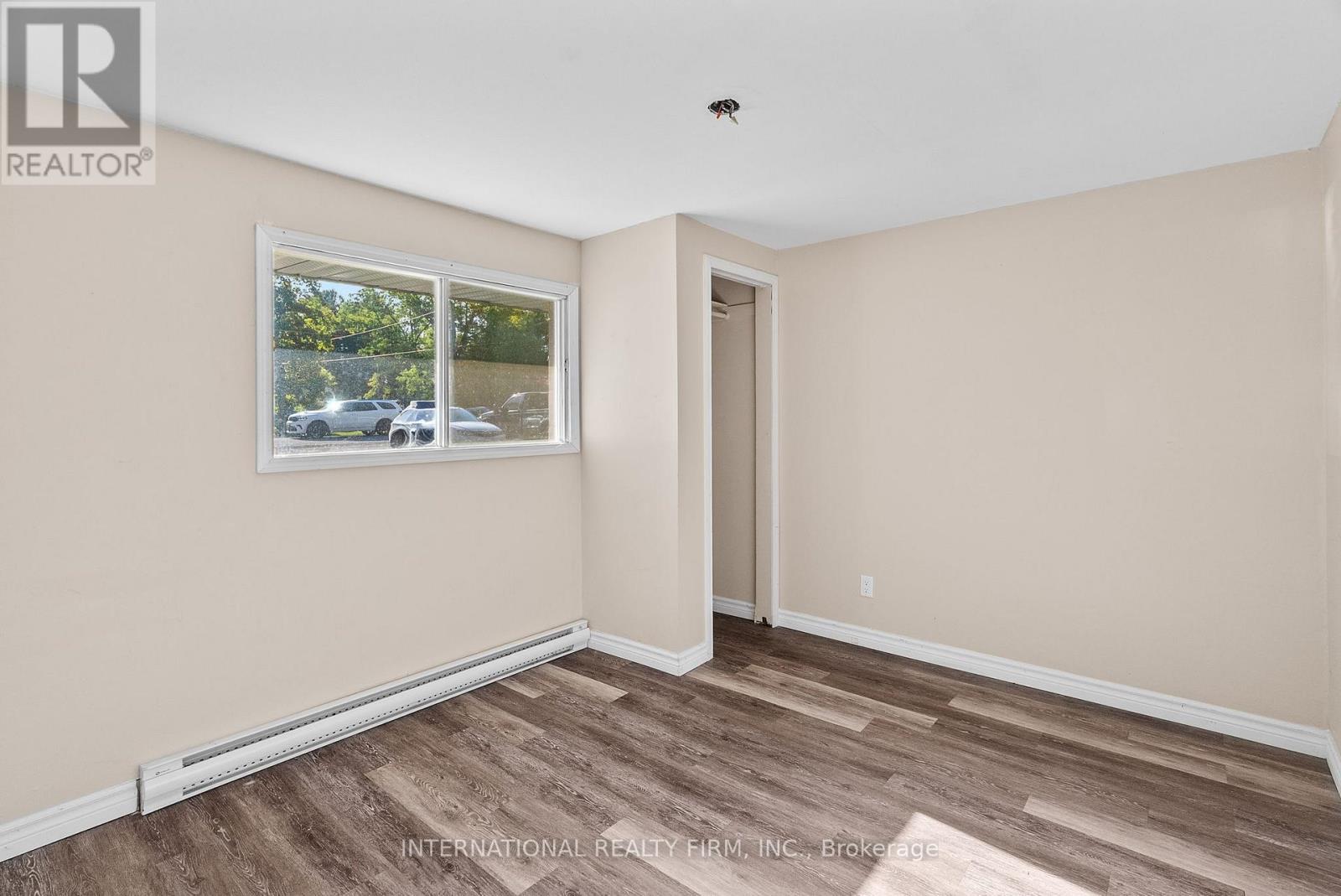 9921 Superior Street, Lambton Shores, Ontario  N0M 2L0 - Photo 3 - X12396725