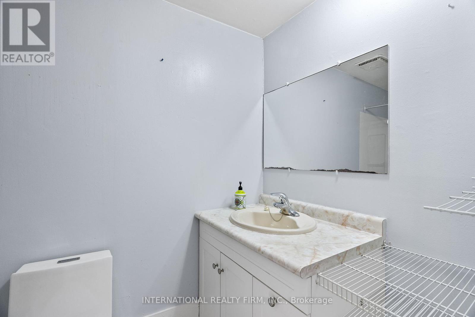 9921 Superior Street, Lambton Shores, Ontario  N0M 2L0 - Photo 7 - X12396725