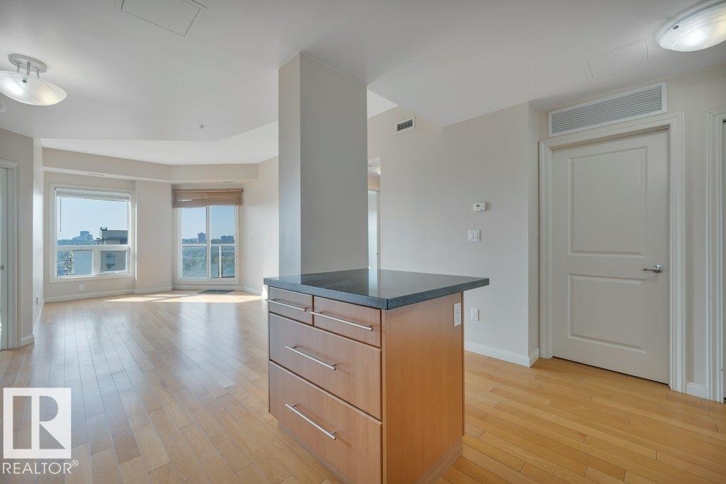 #904 9819 104 St Nw, Edmonton, Alberta  T5K 0Y8 - Photo 5 - E4458900