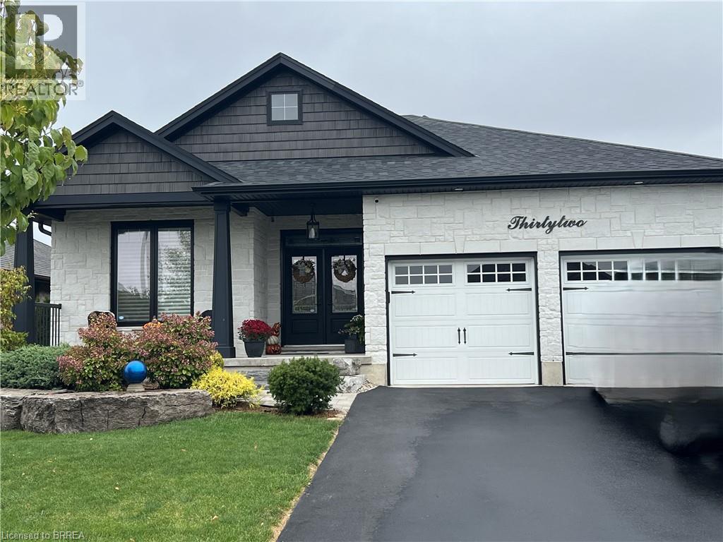32 PATTEN Drive, St. George, Ontario