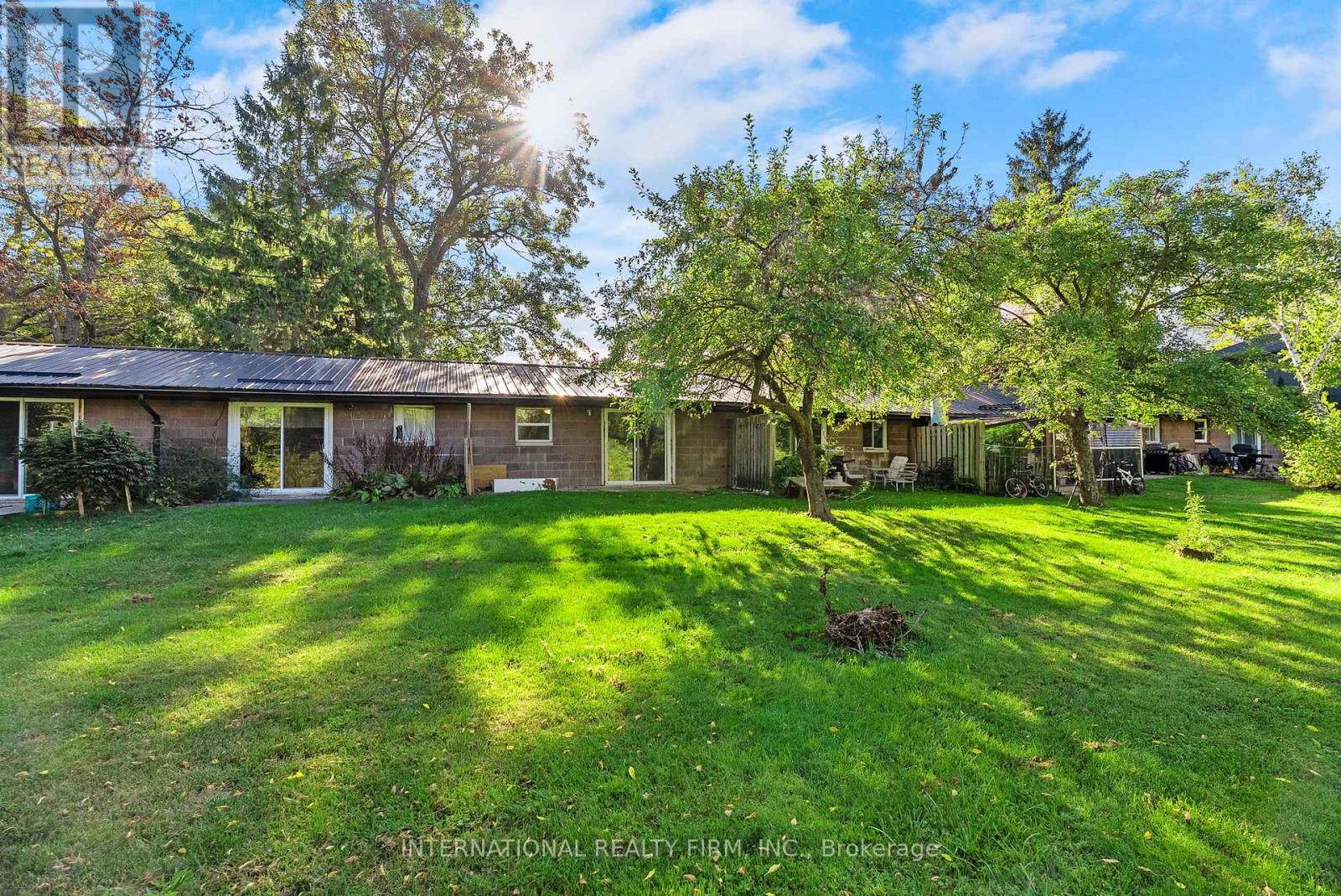 9921 Superior Street, Lambton Shores, Ontario  N0M 2L0 - Photo 21 - X12396725